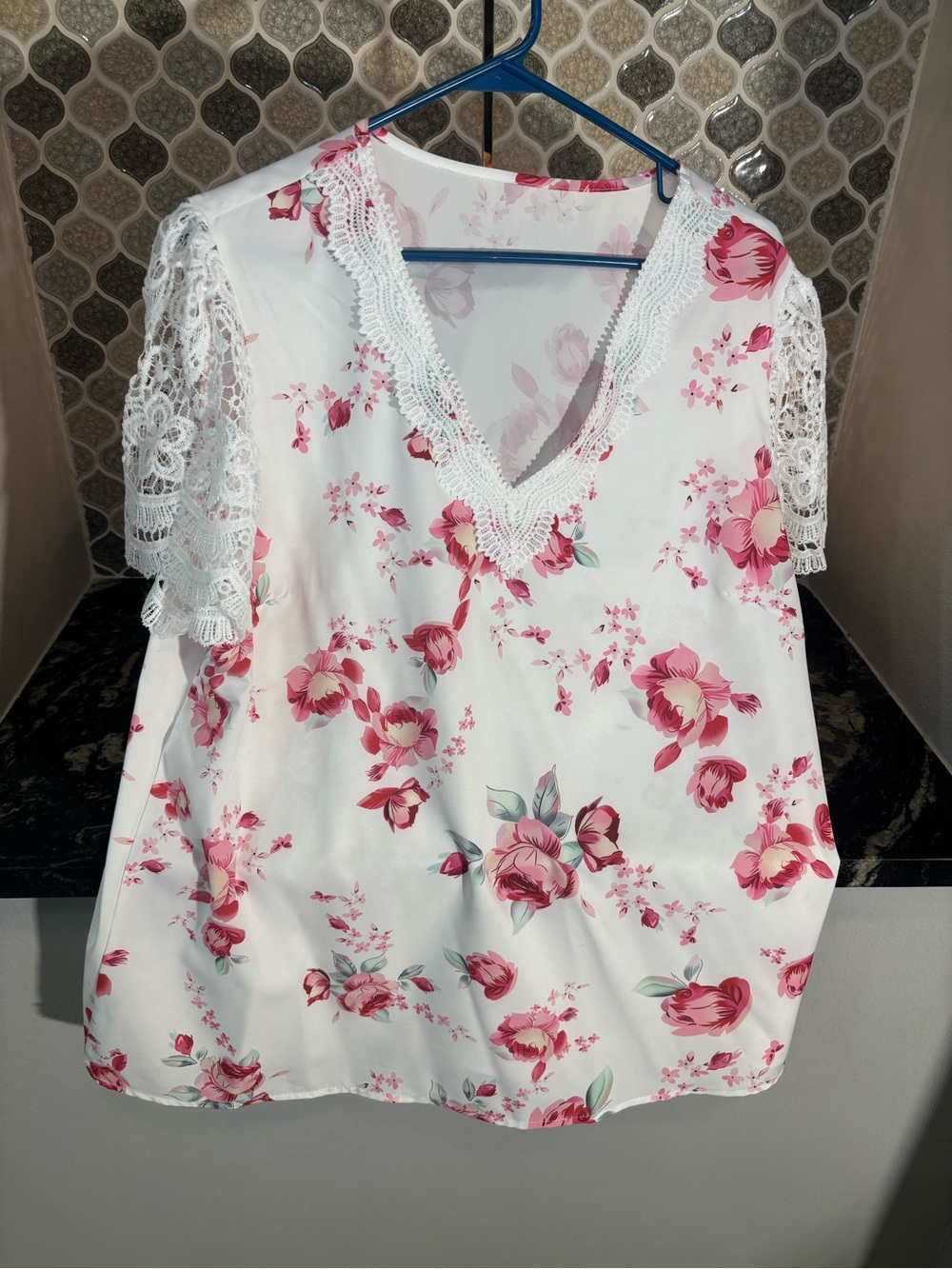Lace-Trim Floral V-Neck Women's Blouse in White & Pink